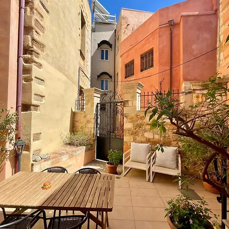 Odyssey Studios Apartment *